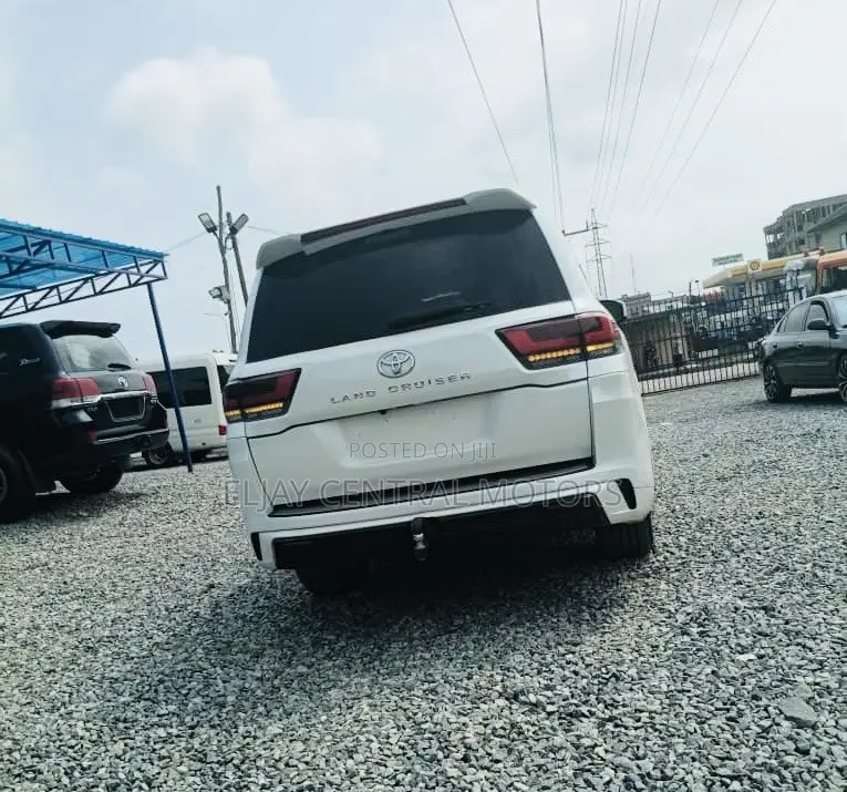 Toyota Land Cruiser 4.0 V6 GX-R 2015 White