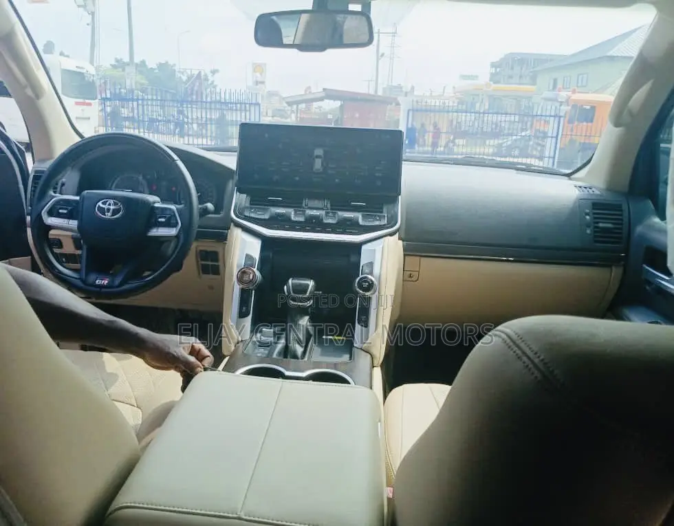 Toyota Land Cruiser 4.0 V6 GX-R 2015 White