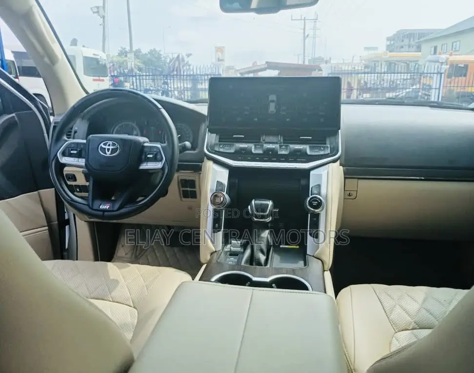 Toyota Land Cruiser 4.0 V6 GX-R 2015 White