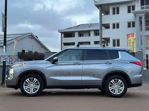 Mitsubishi Outlander SEL 2022 Silver