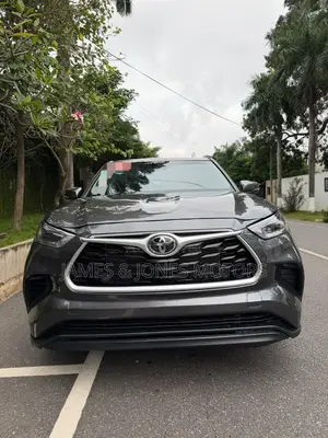 Toyota Highlander Limited AWD 2023 Matt Black