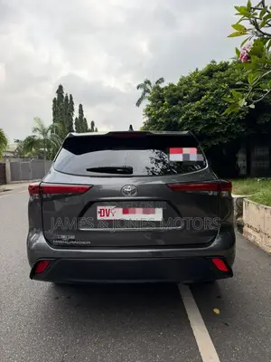 Toyota Highlander Limited AWD 2023 Matt Black