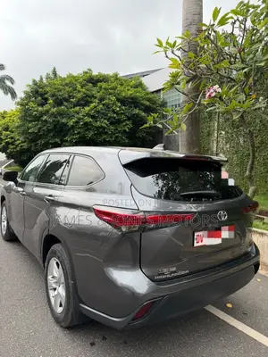 Toyota Highlander Limited AWD 2023 Matt Black