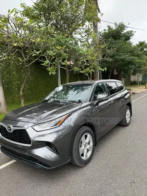 Toyota Highlander Limited AWD 2023 Matt Black