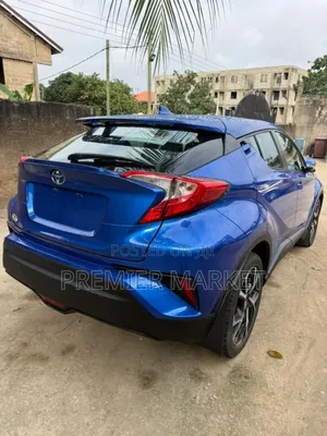 Toyota C-HR LE FWD 2019 Blue