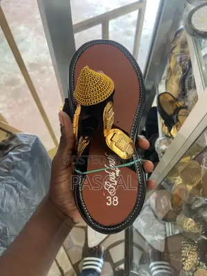 Ahenema Slippers