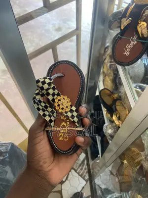 Ahenema Slippers