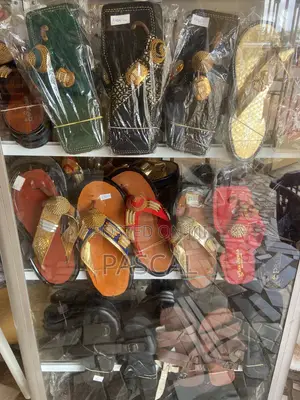 Ahenema Slippers