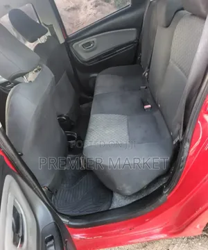 Toyota Yaris L Hatchback 5dr 2016 Red