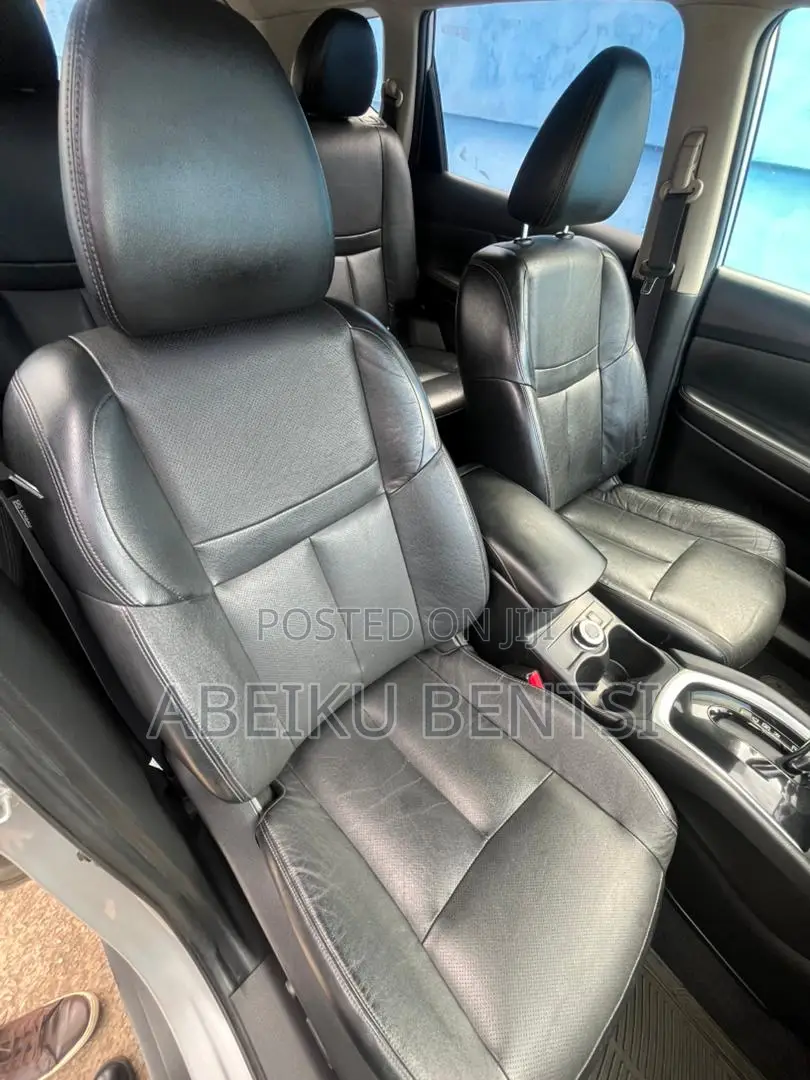 Nissan X-Trail 2.5 Petrol AWD 2018 Silver