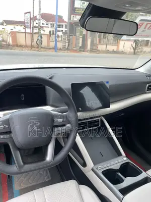 New BYD Yuan Up 45 kWh FWD 2024 Off white