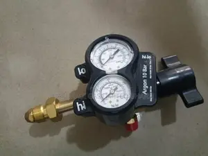 Argon Regulator Single Stage 2 Gauge 5/8unf Outlet - Hilo