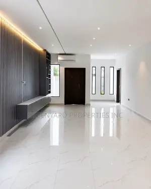3bdrm House in Com 8, Lake Side Estate for sale