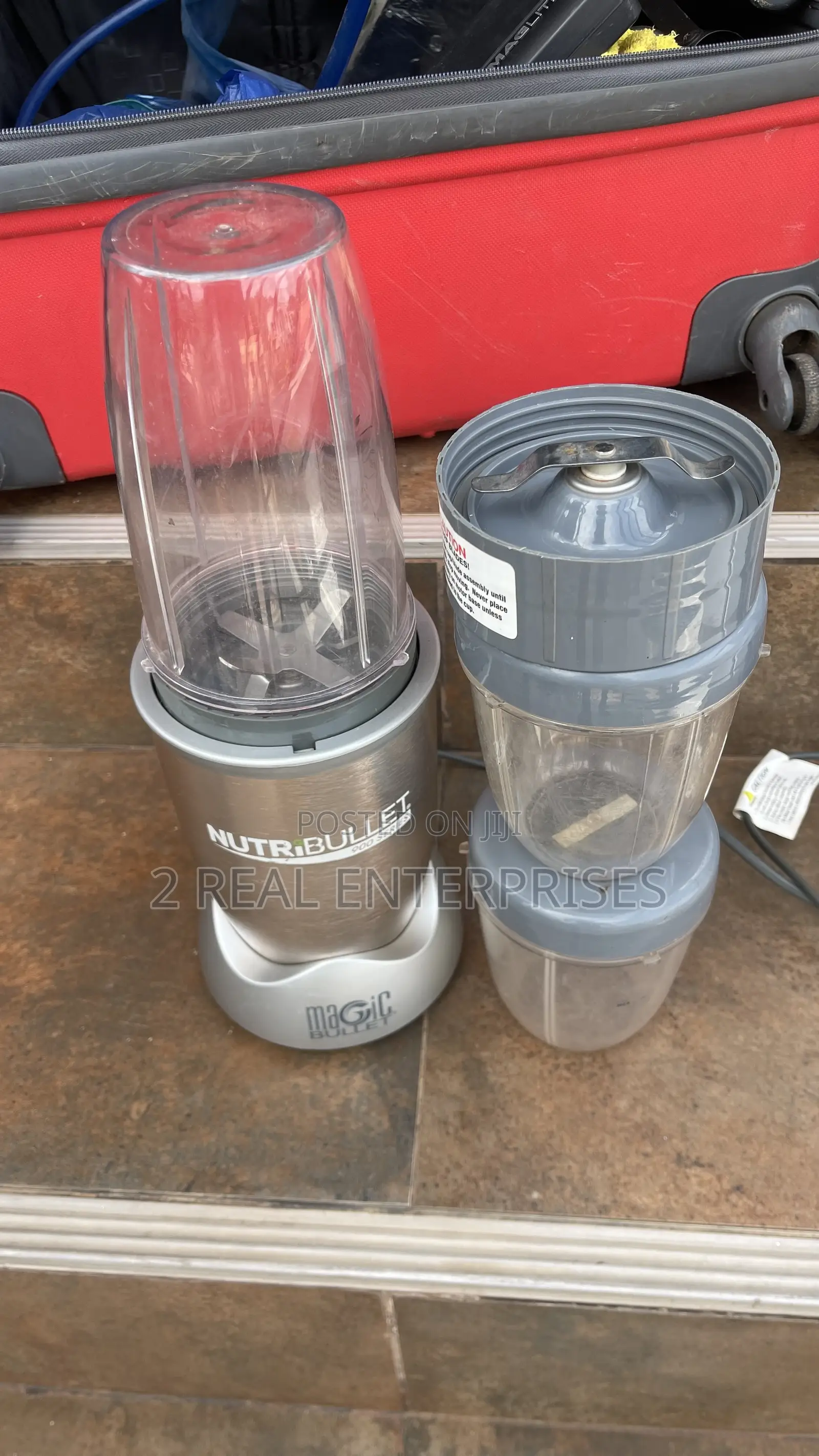 NutriBullet Pro 900-Watt High-Speed Blender Base With 3 Cups