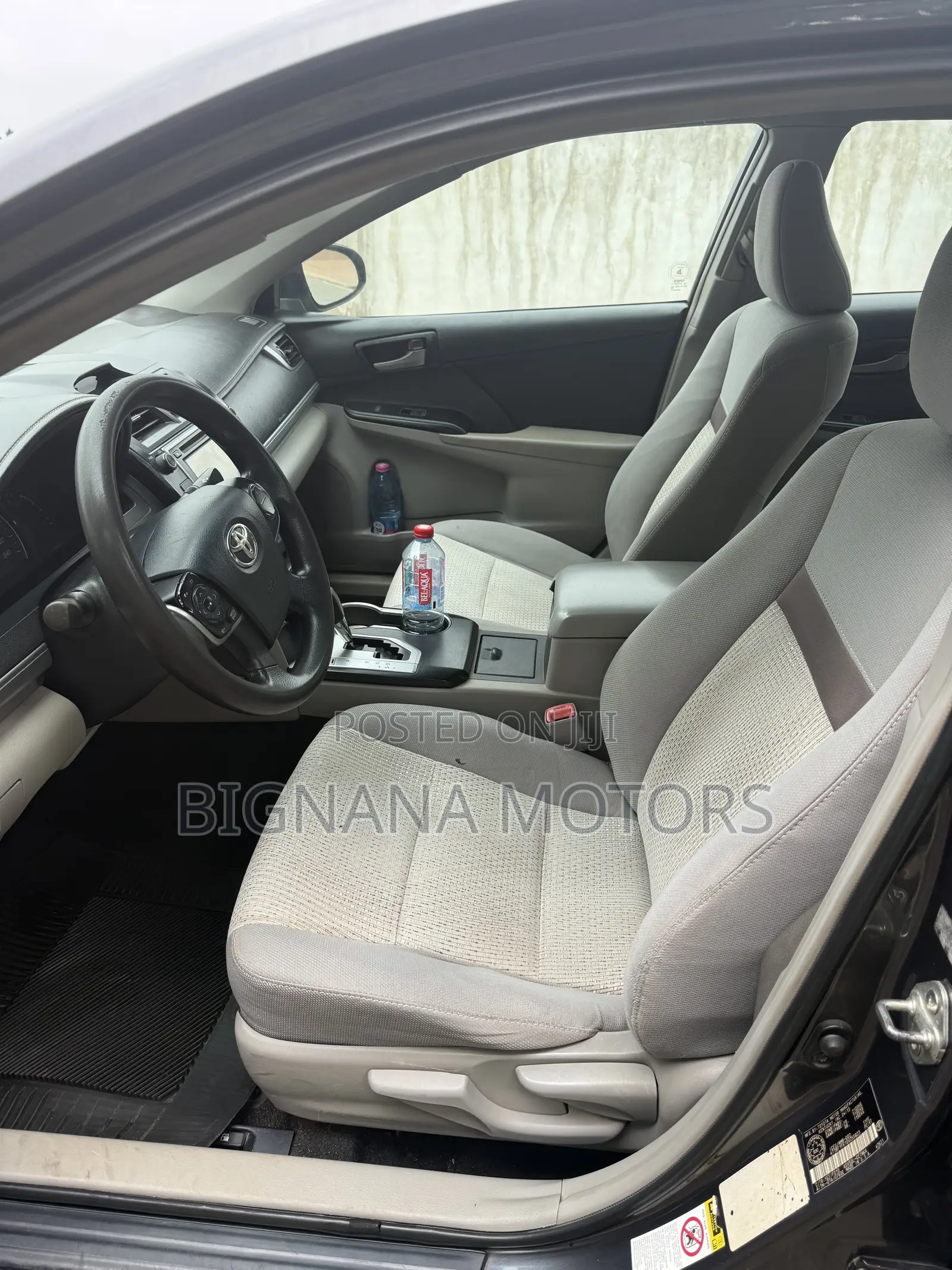Toyota Camry LE 4dr Sedan (2.5L 4cyl 6A) 2013 Gray