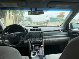 Toyota Camry LE 4dr Sedan (2.5L 4cyl 6A) 2013 Gray