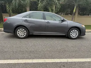 Toyota Camry LE 4dr Sedan (2.5L 4cyl 6A) 2013 Gray