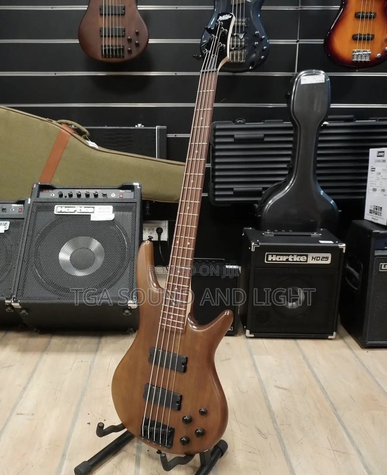 Ibanez Gio GSR205B-WNF 5 Strings Bass Guitar
