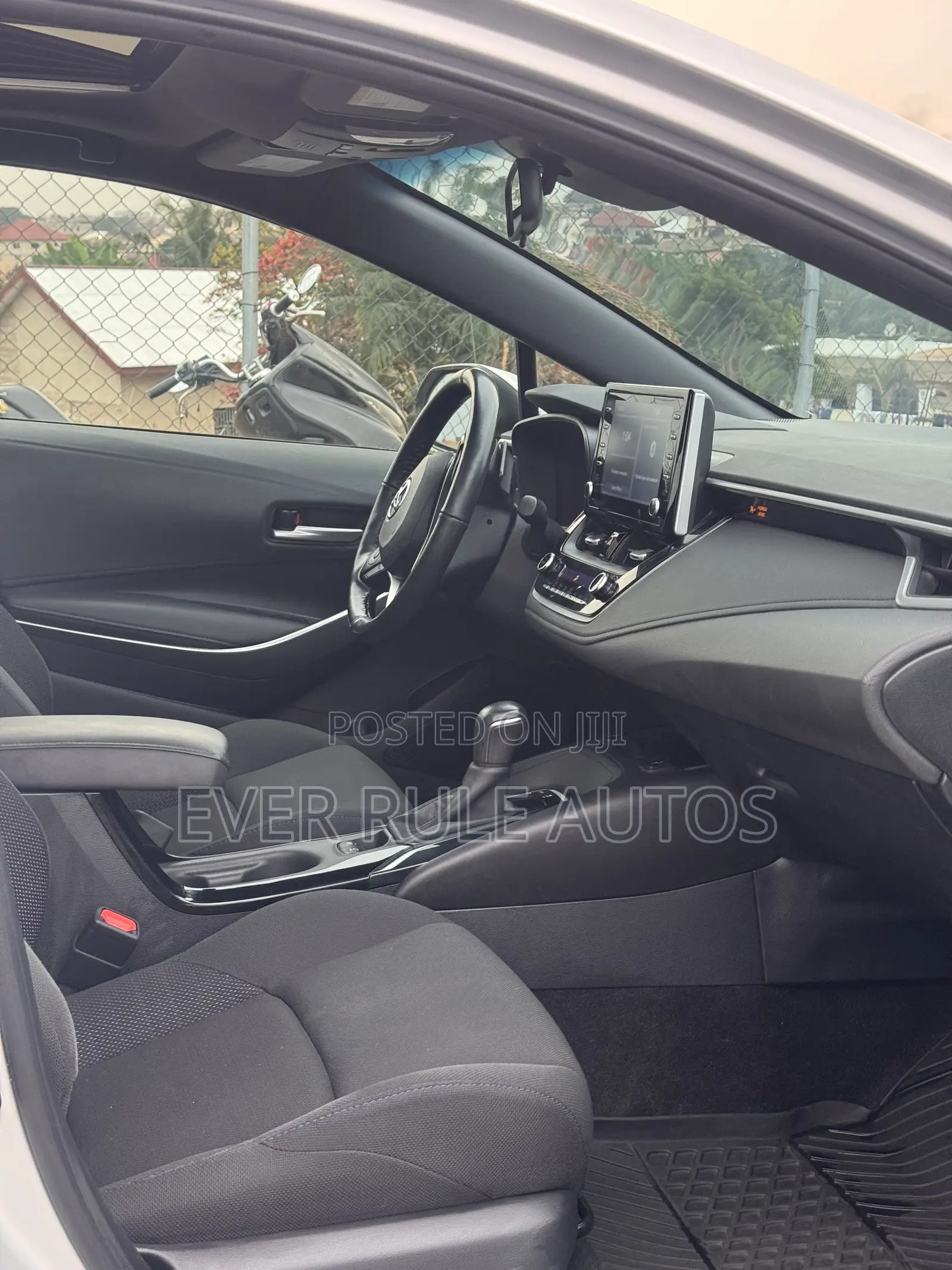 Toyota Corolla SE 2020 Silver