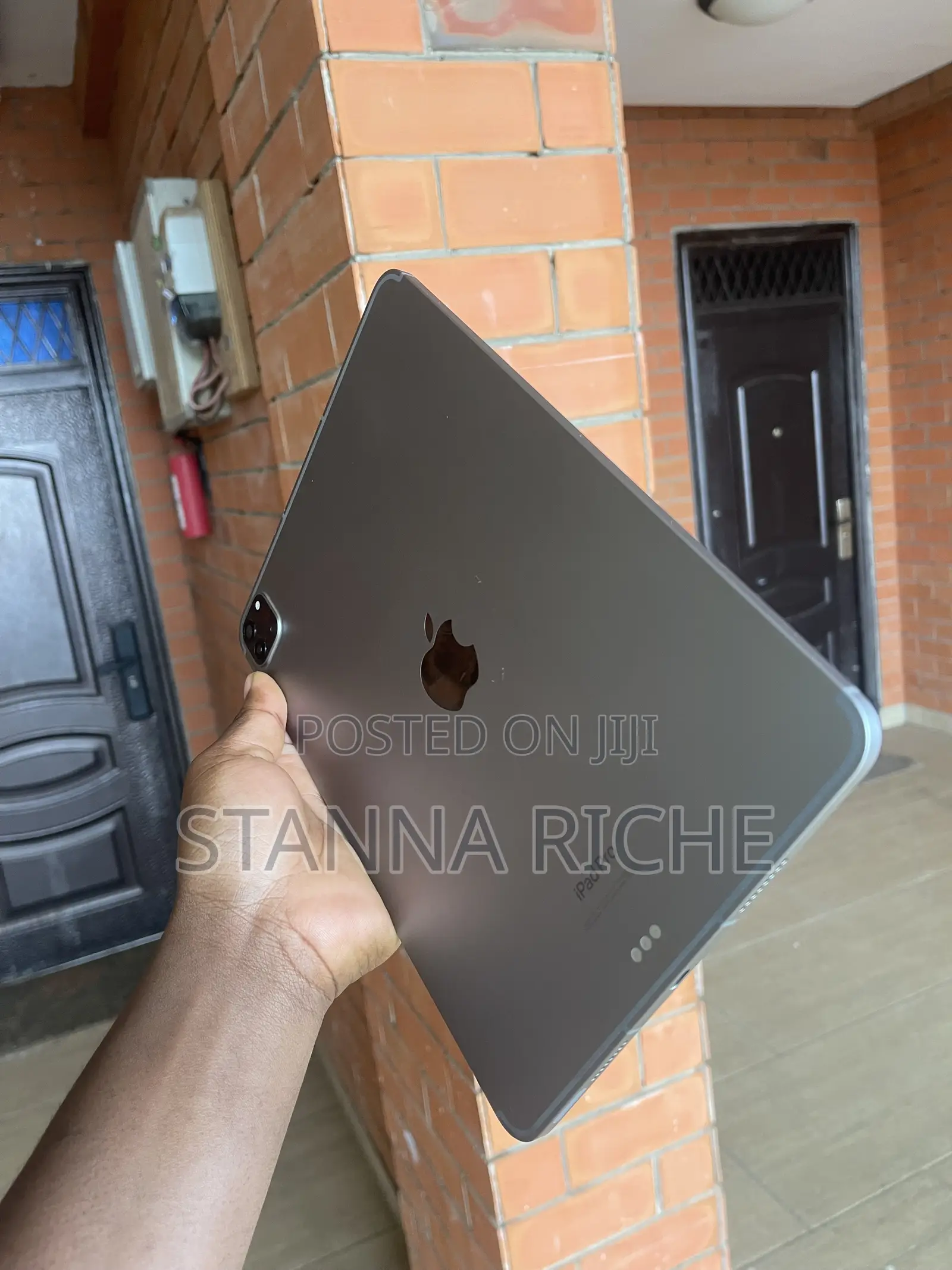 Apple iPad Pro (2022) 256 GB Silver