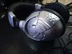 Behringer HPS3000