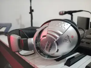 Behringer HPS3000