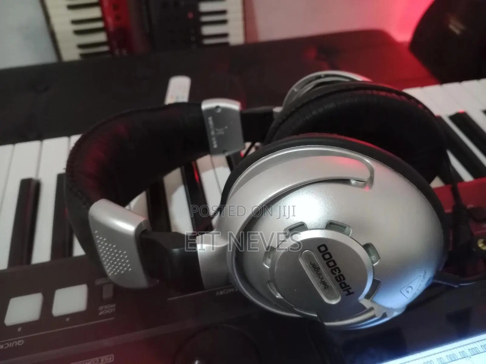 Behringer HPS3000