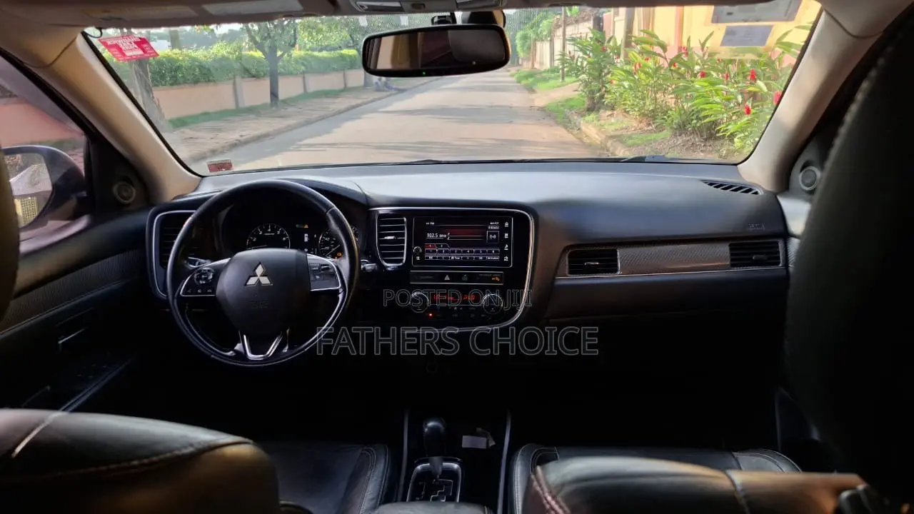 Mitsubishi Outlander SE AWC 2019 Gray