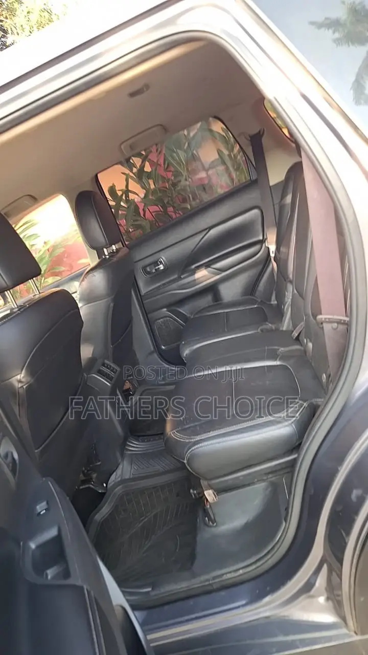 Mitsubishi Outlander SE AWC 2019 Gray
