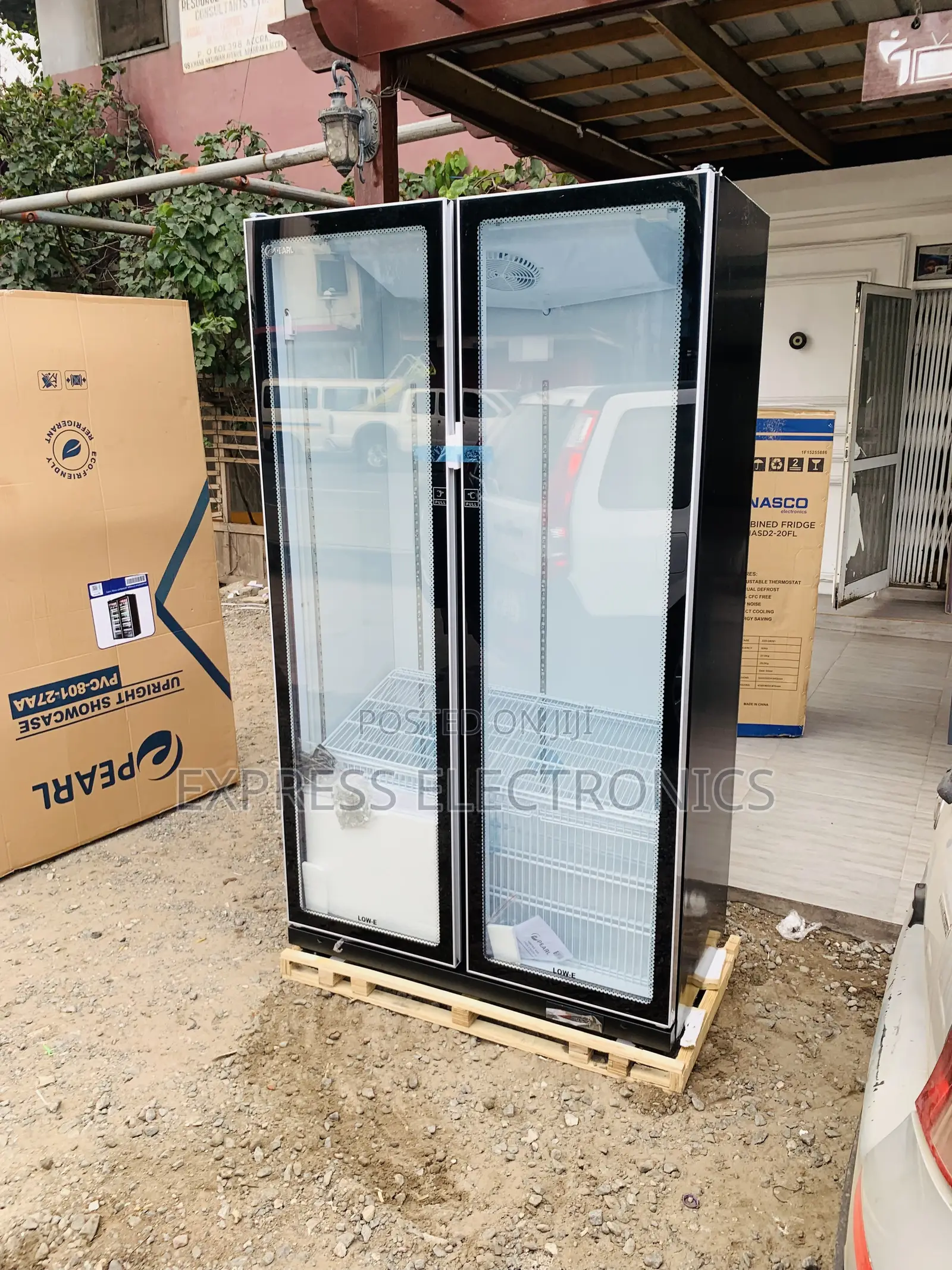 Get a New Pearl PVC-801-27AA 690L Double-Door Glass Display Fridge