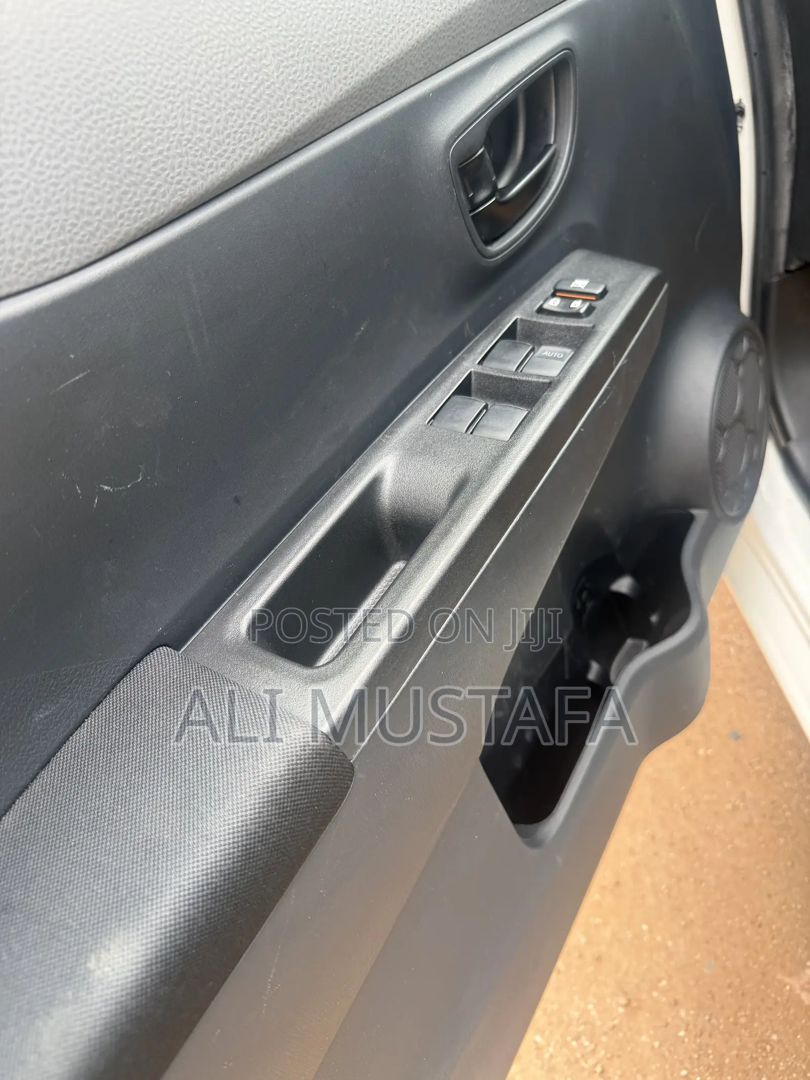 Toyota Vitz 2013 White