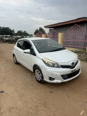 Toyota Vitz 2013 White