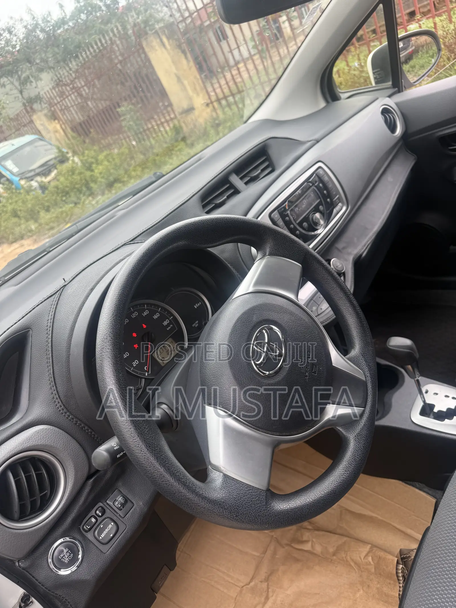 Toyota Vitz 2013 White