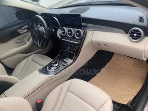 Mercedes-Benz C300 2020 Brown