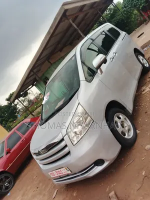 Toyota Voxy 2012 Silver