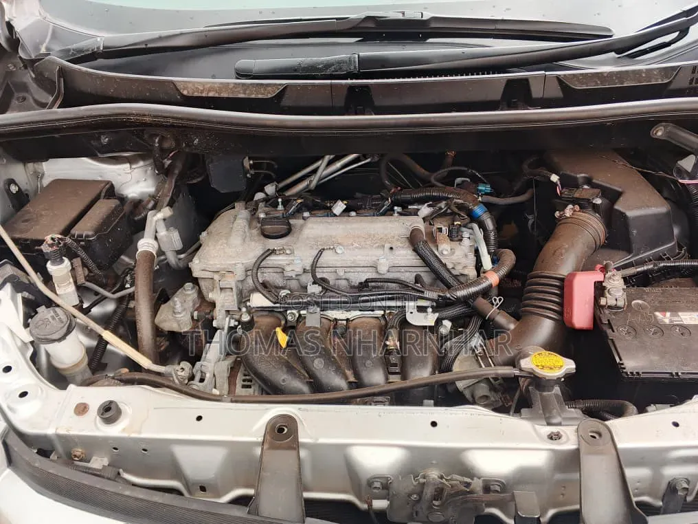 Toyota Voxy 2012 Silver