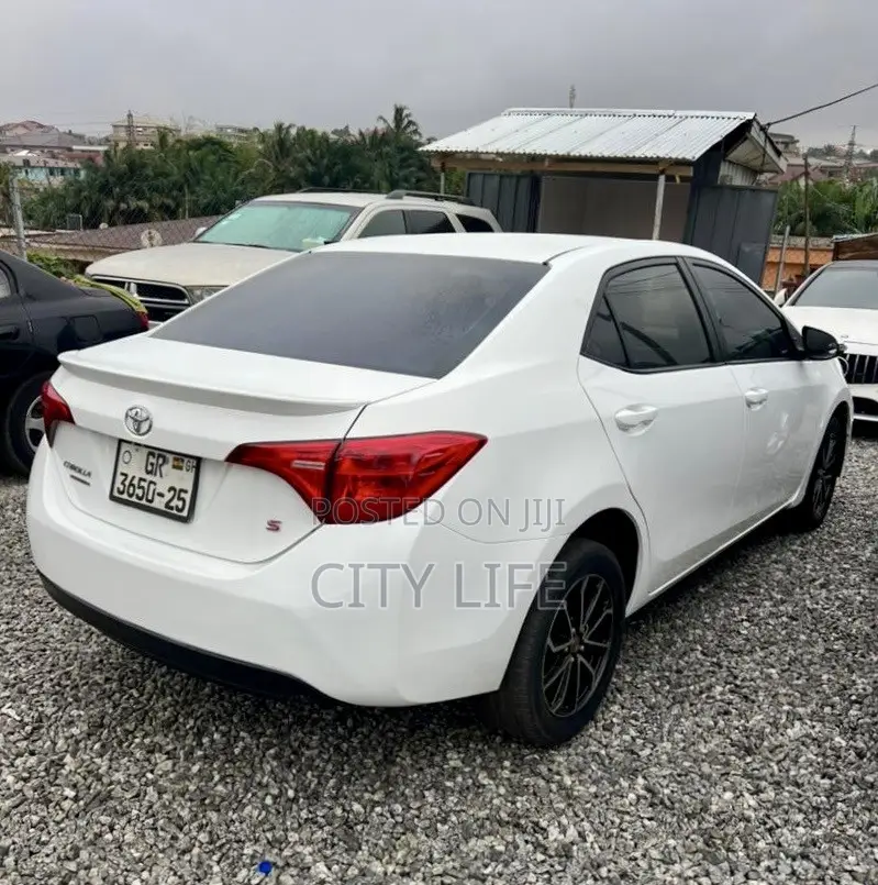 Toyota Corolla 2016 White