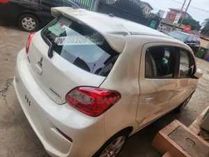 Mitsubishi Mirage ES 2017 Pearl