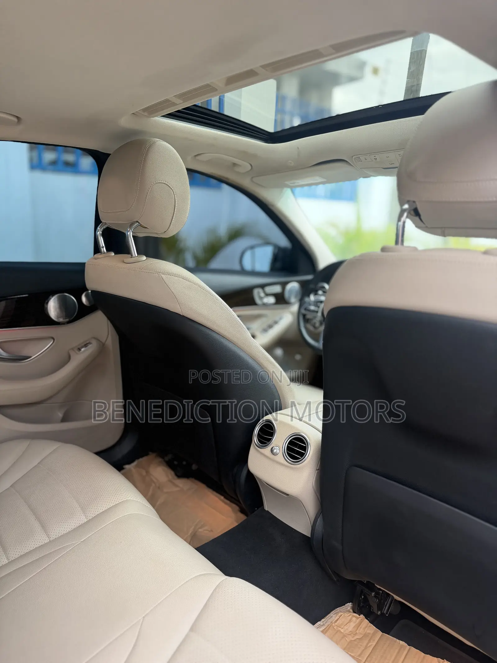 Mercedes-Benz C300 2020 Silver