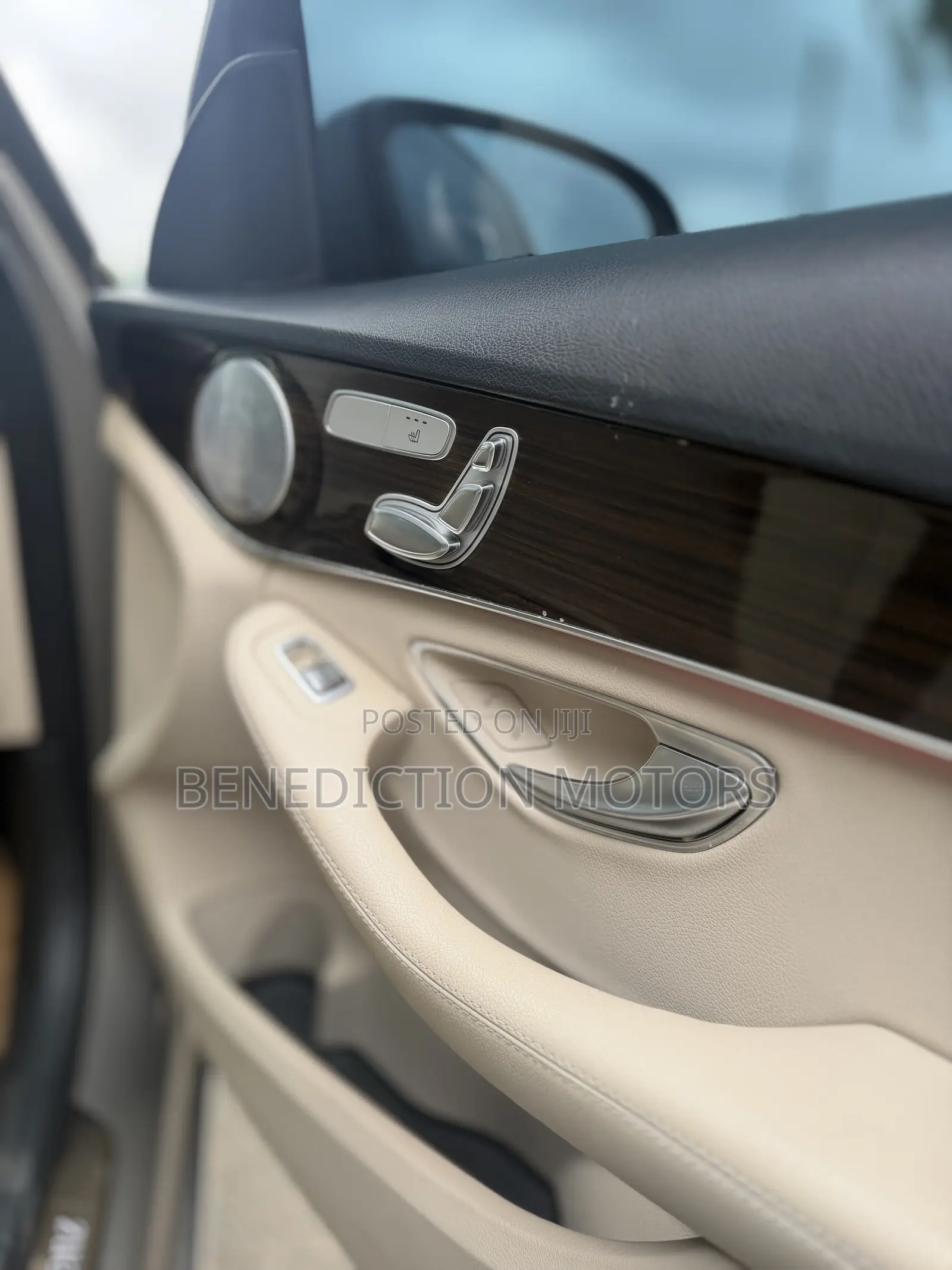 Mercedes-Benz C300 2020 Silver