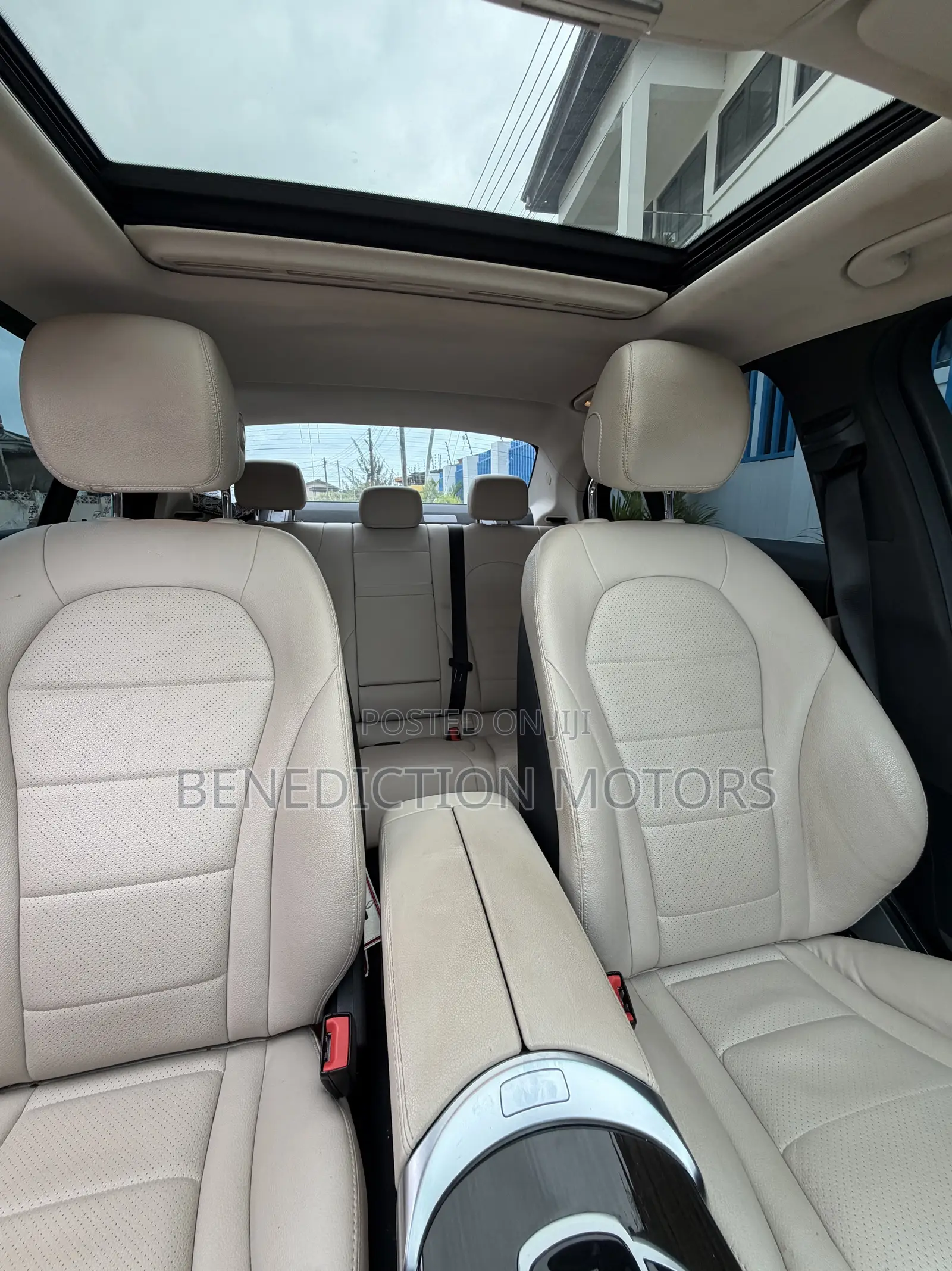 Mercedes-Benz C300 2020 Silver