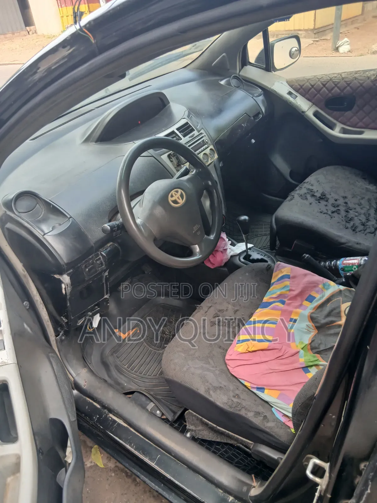Toyota Vitz 2012 Black