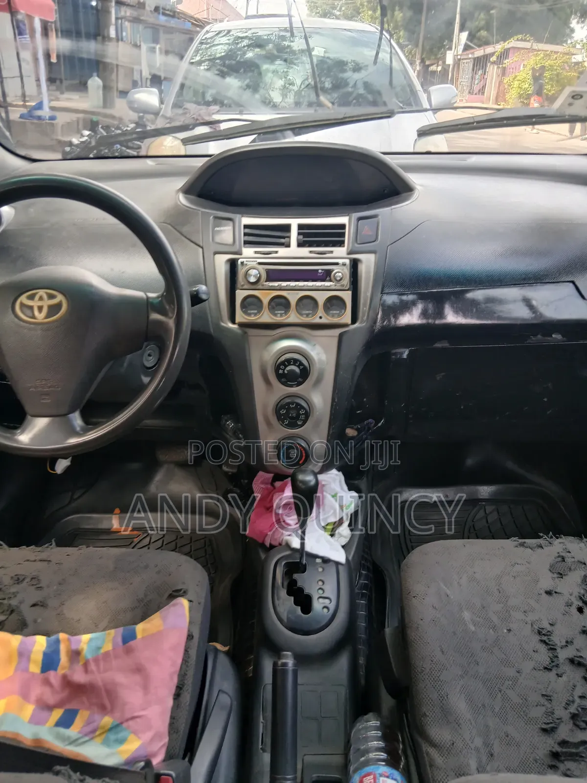 Toyota Vitz 2012 Black