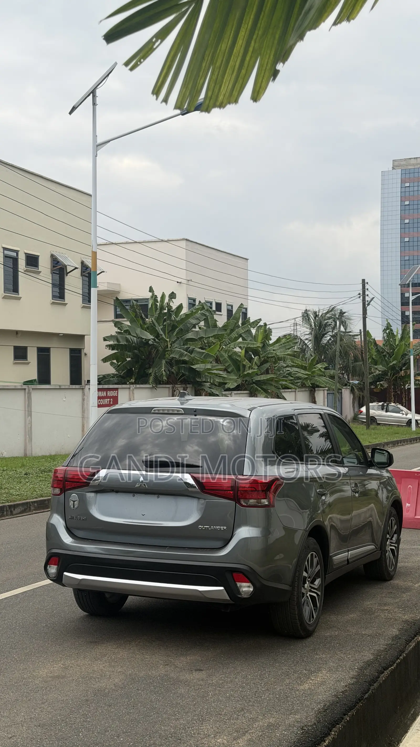 Mitsubishi Outlander ES FWD 2017 Gray