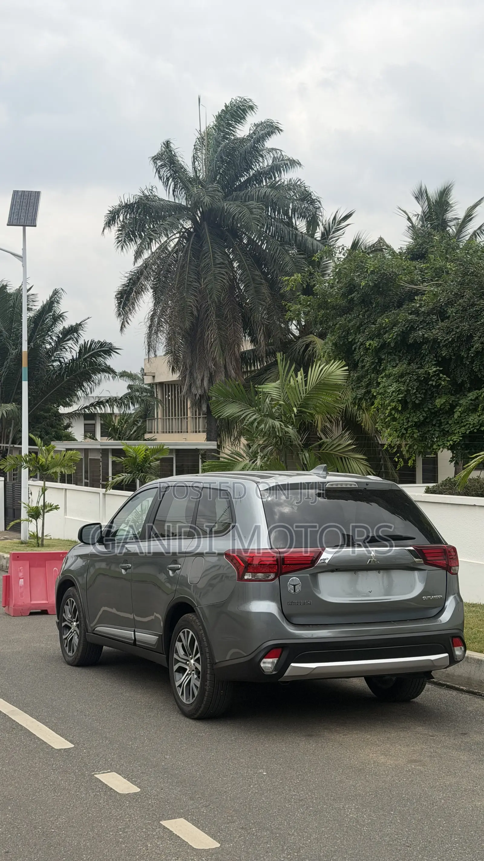 Mitsubishi Outlander ES FWD 2017 Gray