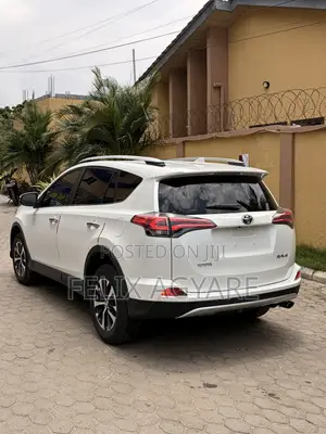 Toyota RAV4 2018 White