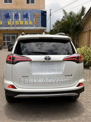 Toyota RAV4 2018 White