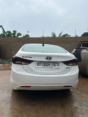 Hyundai Elantra 2012 White