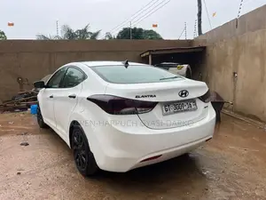 Hyundai Elantra 2012 White