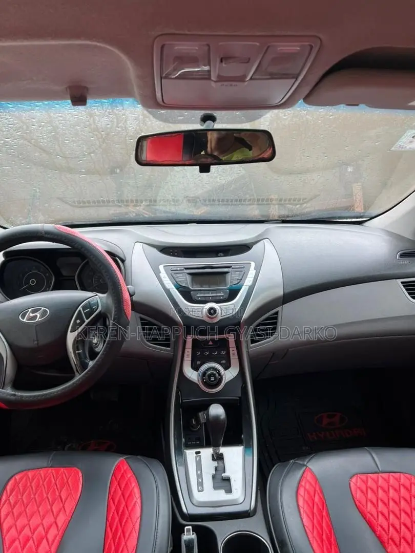 Hyundai Elantra 2012 White